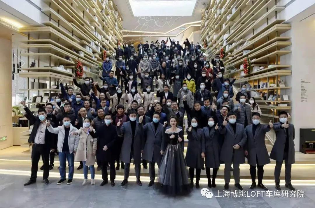 天津全国一百多人在华侨城汉口道6号参观研讨LOFT专利车库技术！